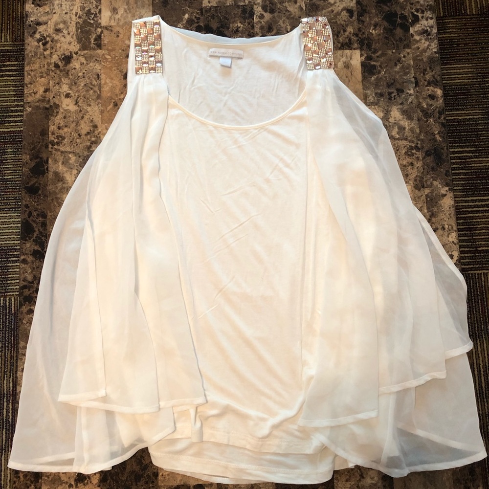 Flowy tank